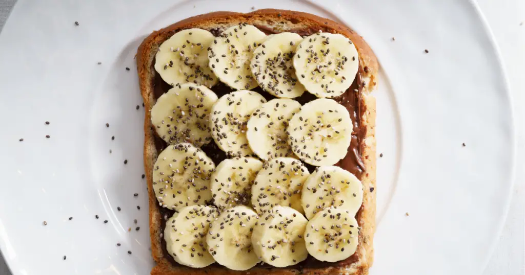 banana and  almond butter toast
healthy breakfast recipes for weight loss